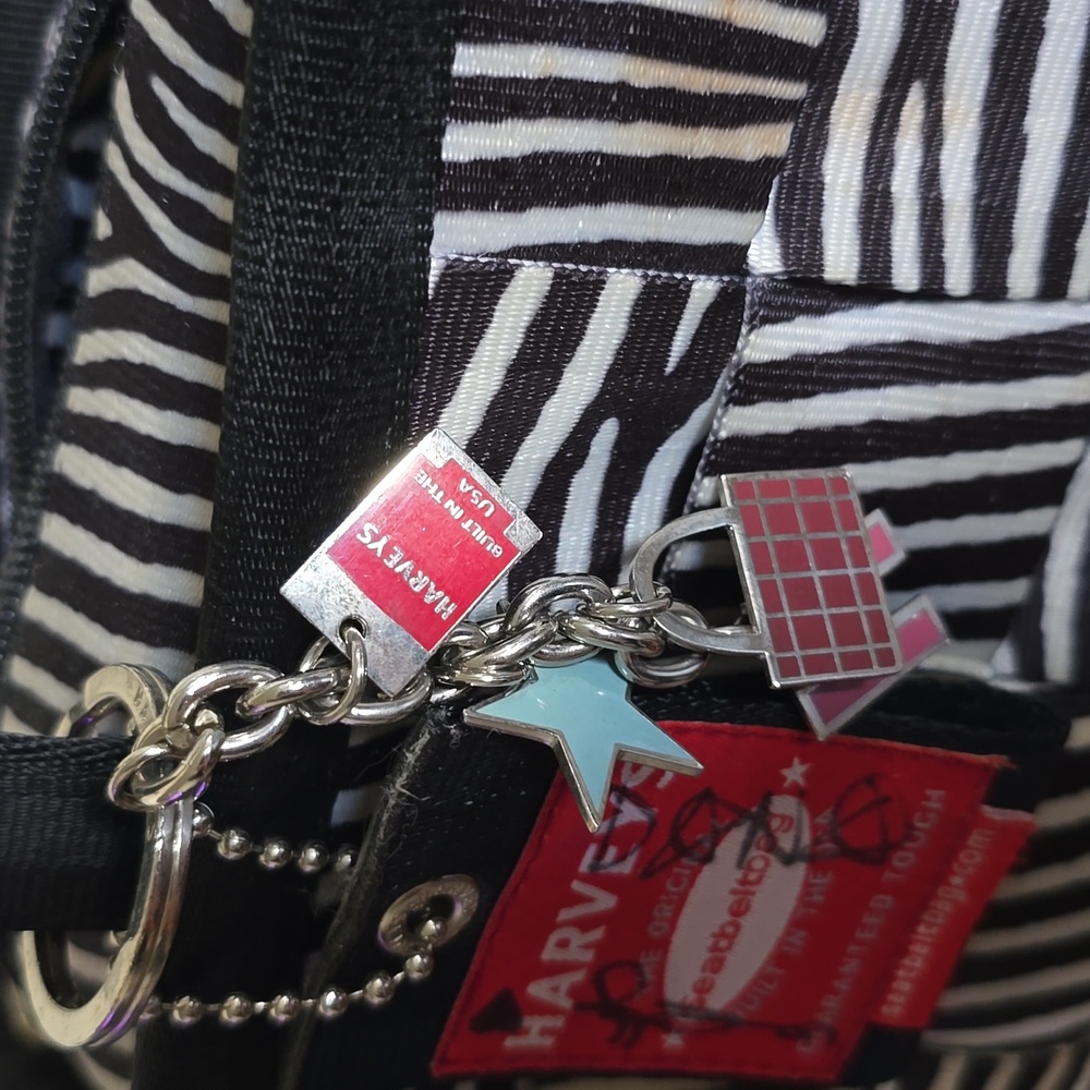 Harveys Seatbelt Bag Rare Zebra W/Autographs View 3
